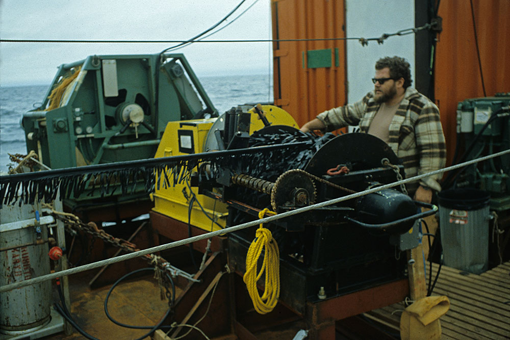 deploying the cable...