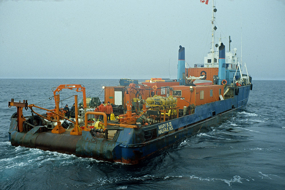 the Mary B "Six", and one of the first times I actually <br />saw her from a distance in daylight...