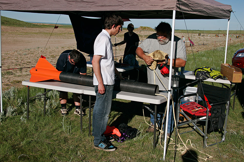 Greg Dietlein preping his 'N' powered rocket...