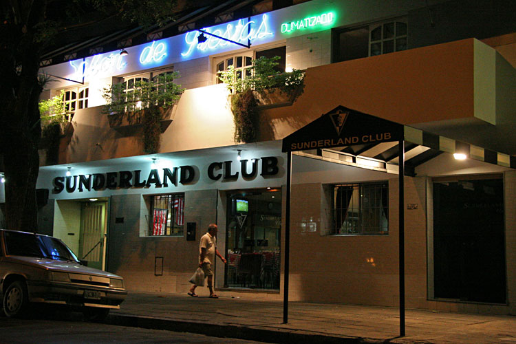 One evening we went to the Sunderland club for a milonga...