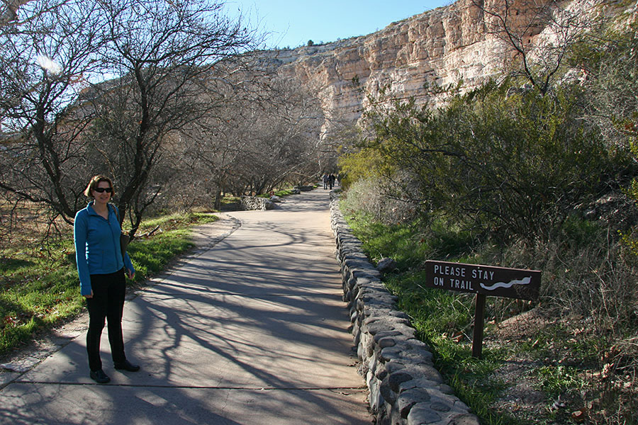On our way to Sedona from Phoenix, we stopped <br />at Montezuma's Castle...