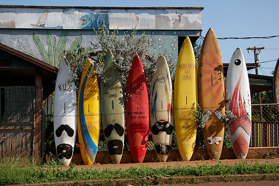 Just outside Paia, we passed <br />some retired surfboards...