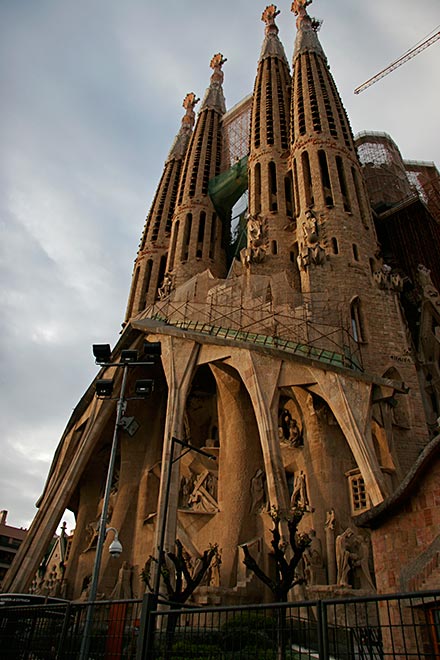 the Passion facade and<br />its four bell towers...