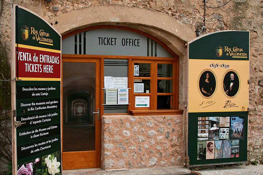 a pleasant drive into the hills to the north <br />took us to the town of Valldemossa,