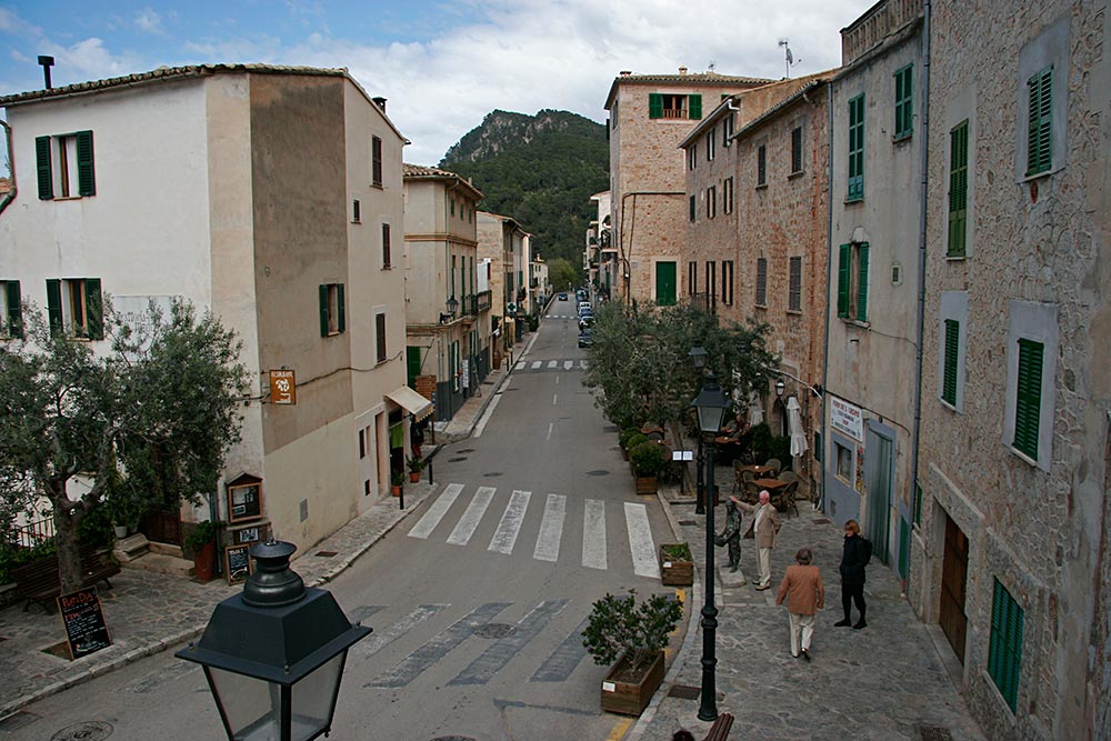 the town of Banyalbufar...