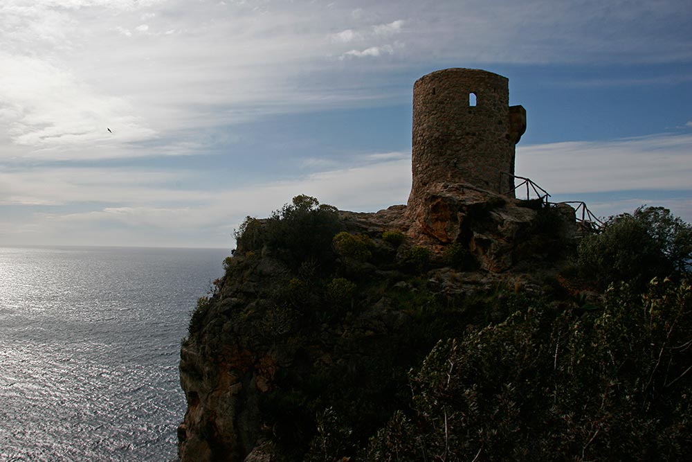 the "Torre del Verger" near the <br />town of Banyalbufar...