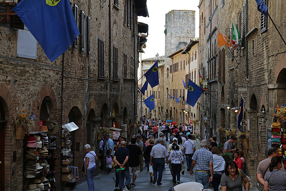 San Gimignano, there was a lot more to see, <br />but we had to leave for our next destination...
